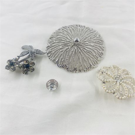 Brooch Lot