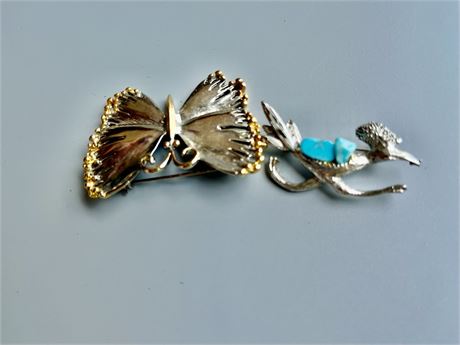 Roadrunner and butterfly brooch lot
