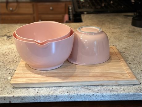 Large Cutting Board & 3 Pink Mixing Bowls