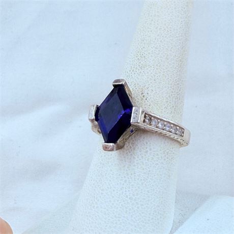 5.5g Sterling Ring Size 8.25