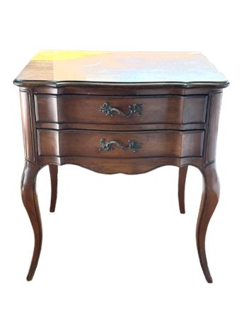 Nightstand with 2 drawers