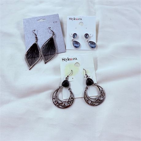 Unused Earring Lot