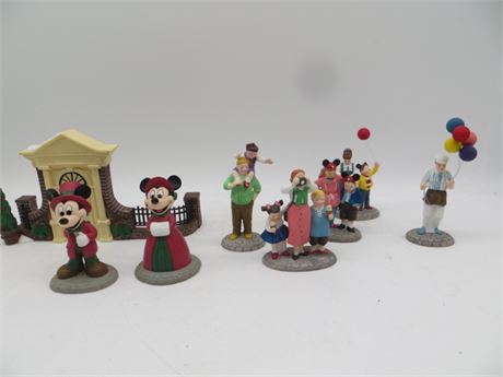 Olde World Gate, Disney Parks Family, Balloon Seller & Mickey & Minnie MIB