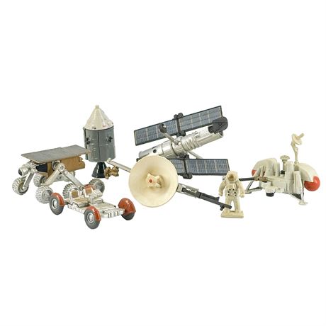 Lot of 7 Vintage Futura Choco Egg Lunar Landing Miniatures