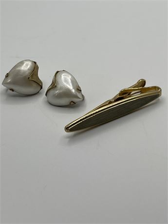 Coral clip heart earrings, tie tac lot