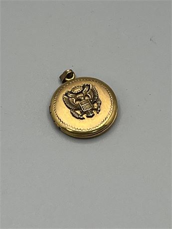 Gold plated sweetheart photo u.s. marines locket