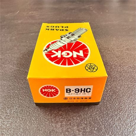 NOS Case NGK Spark Plugs - B9HC