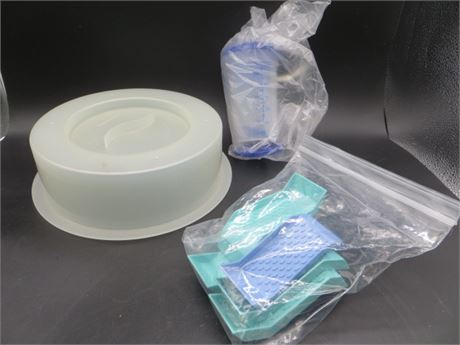 NEW VINTAGE TUPPERWARE MICROWAVE COVER, MEASURING CUP, 6 GRATERS/ZESTERS
