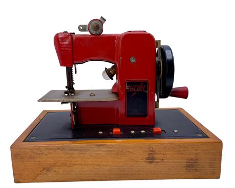 Battery Op Electric Little Modiste Vintage Child Size Tin Sewing Machine