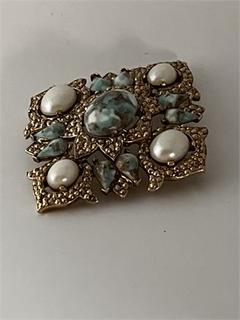 Sarah Coventry signed stone brooch