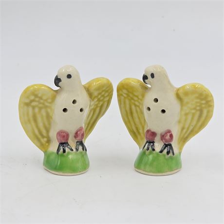 Small VTG Porcelain Bird Salt & Pepper Shakers