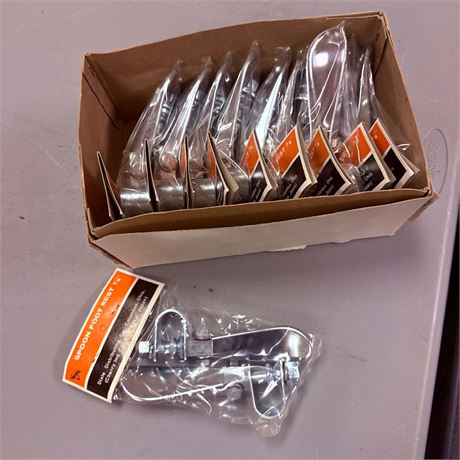 10 NOS Spoon Pegs