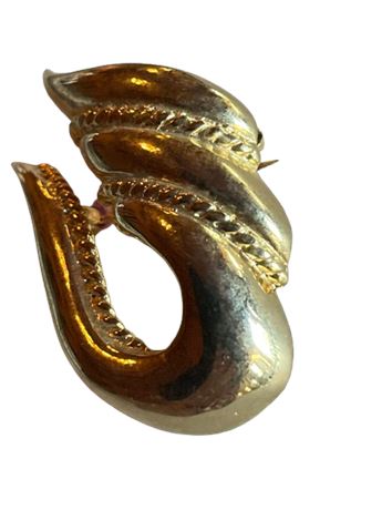 Goldtone leaf brooch