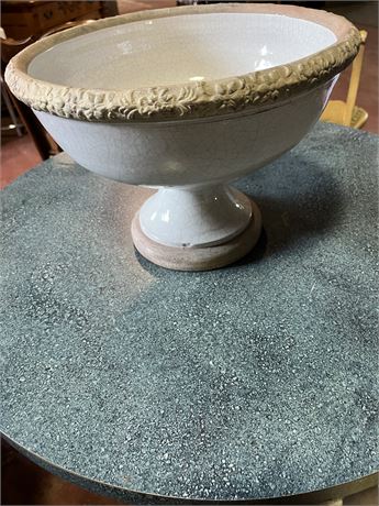 Stoneware flower pot pedestal base