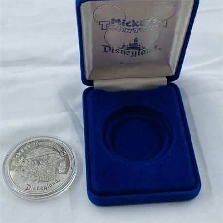 1oz .999 Silver Ltd Ed Disneyland Coin
