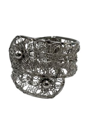 8 inch Vintage VARJS hinge flower bracelet