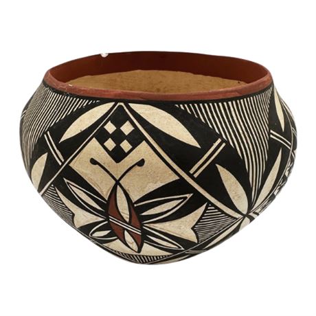 Native American Acoma ceramic vessel