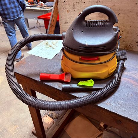Stinger 2 Gal Shop Vac