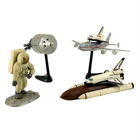Lot of 4 Vintage Futura Choco Egg Lunar Landing Miniatures