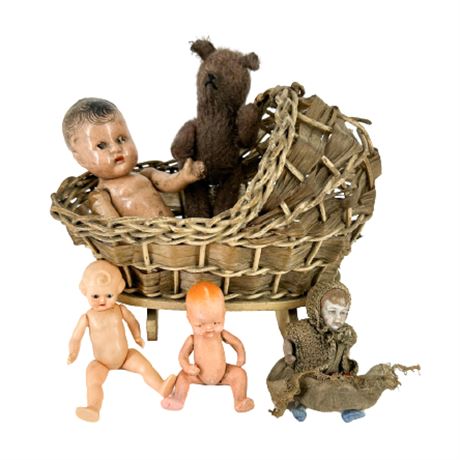 Miniature Baby Bassinet with Baby Dolls