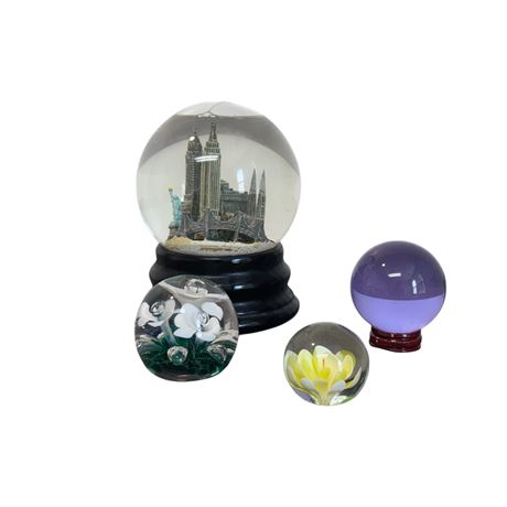 New York City Snow Globe and Paperweights