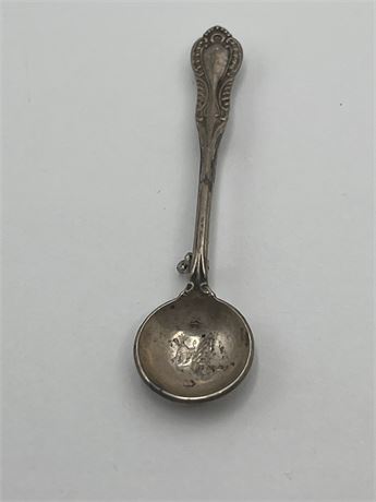 .925 fine art  Southern colonial pattern 4.7 grams  spoon brooch