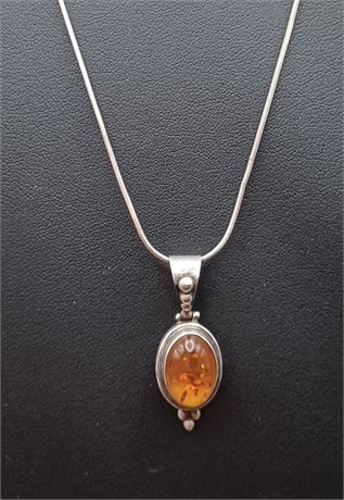Sterling Amber necklace 18 in 8 G