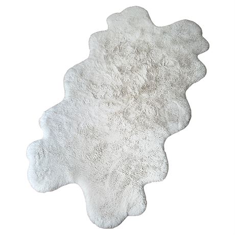 Mon Chateau Luxury Collection 4x6' Faux Sheepskin Rug