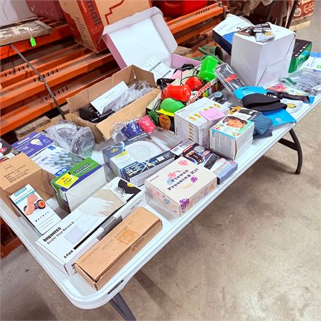 MASSIVE Table Lot