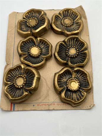 Flower shaped , Vintage buttons USA