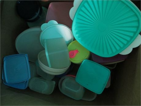USED TUPPERWARE 10 MISCELLANEOUS CONTAINERS