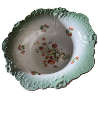 Collectibles flowered porcelain serving bowl