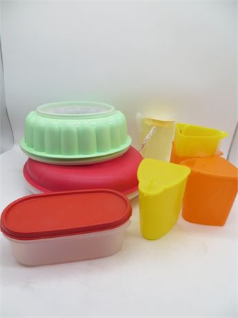 NEW VINTAGE TUPPERWARE ROUND RED CONTAINER, LARGE GREEN JELLO MOLD