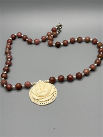 Vintage bone pendant flower beaded small pearls necklace