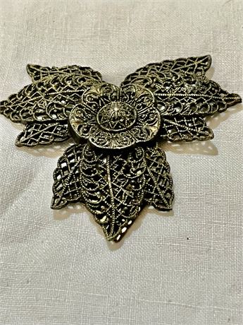 Vintage 1930s Art Deco filigree dress clip
