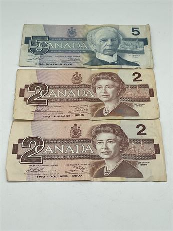 1986 Canadian Notes - $5 and Two (2) $2