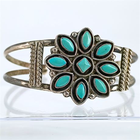 Vintage Southwestern-Style Turquoise Cuff Bracelet – Sterling Silver