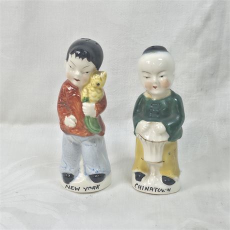Souvenir VTG Porcelain S & P Shakers, New York