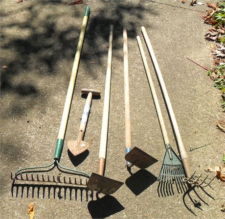 Lot of 6pc gardening tools