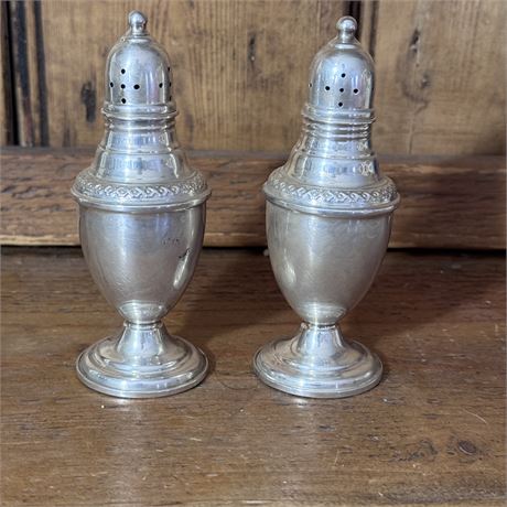 Rogers Sterling Weighted Reinforced Salt n Pepper Shakers