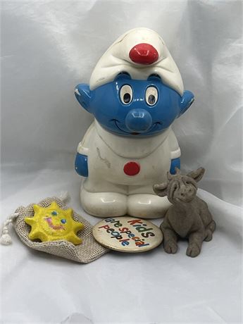 1982 Smurf wind up quarry critters and pins lot