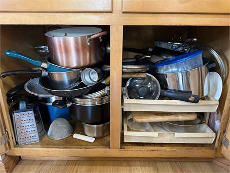 Kitchen Cabinet Pots & Pans