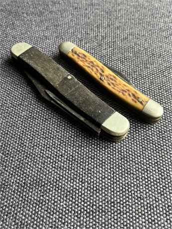 2 pocket knives