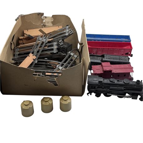 Lionel Train, Tracks and Accessories
