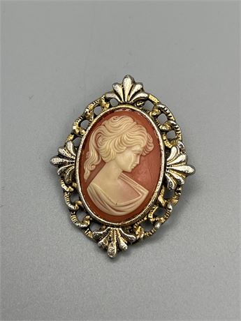Vintage PERI cameo brooch