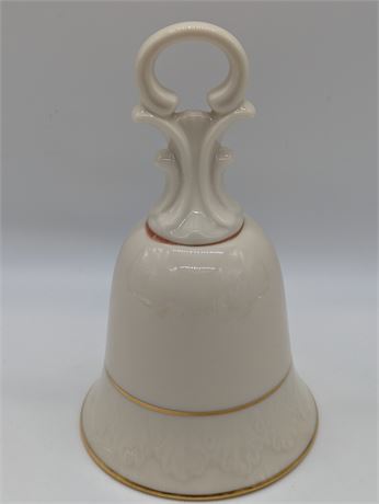 Lenox Bell "Renaissance Caledon" Repaired?
