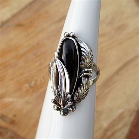 Vintage Native American NAKAI Sterling Silver Feather Onyx Ring Size 7.5