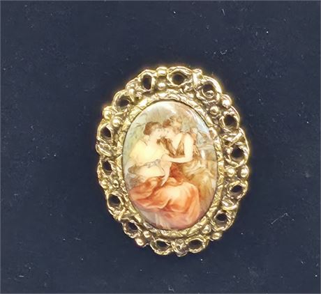 Vintage Goldtone Cameo Brooch