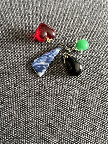 Multi color stones pendants lot
