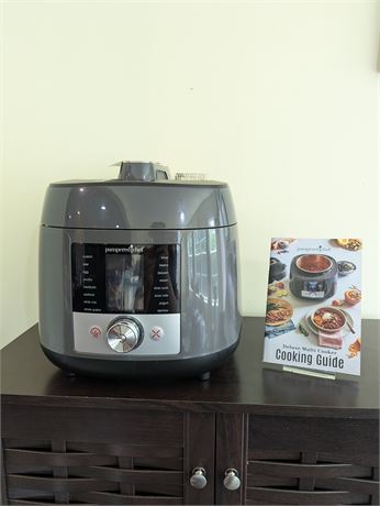 Like New Deluxe Pampered Chef Multi-Cooker Electric
